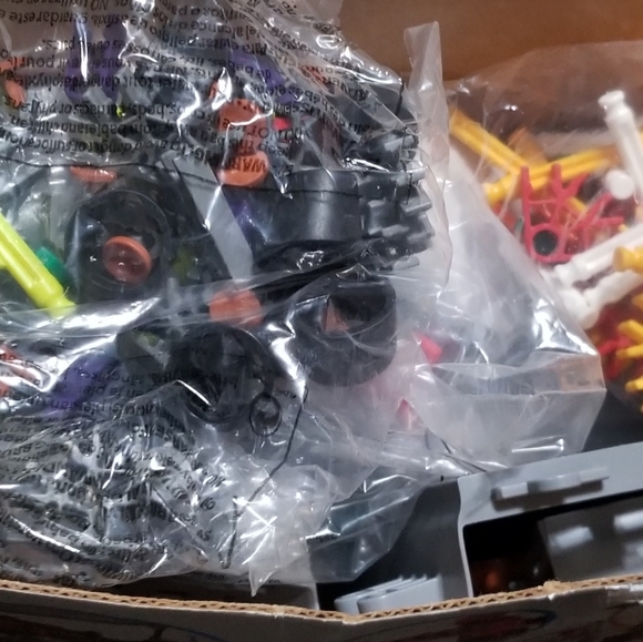 Mario & Luigi Starting Line Building Set - Picture 7 of 7